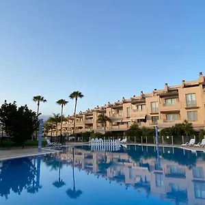 tejita-by-the-pool-2min-walk-to-sea.adeje-hotels.com/